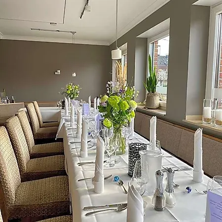Haus Fliederbusch Alojamento de Acomodação e Pequeno-almoço 3*